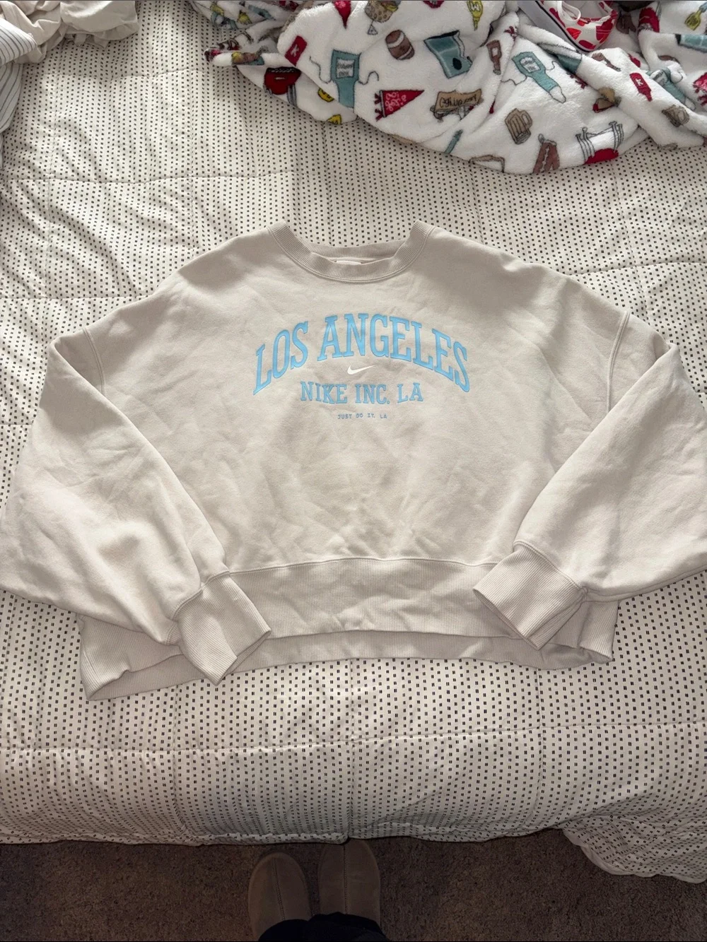 Nike Women's Cream Crewneck Sweatshirt with Light Blue